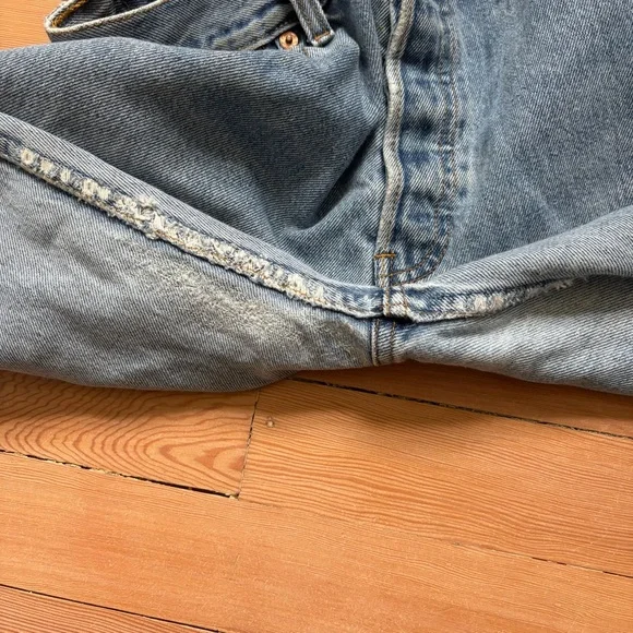 Vintage Levi’s 501 Light Wash Blue Jeans Made in Canada - Picture 10 of 13